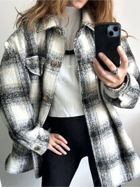 Women’s Black & White Plaid Flannel Jacket/Shacket